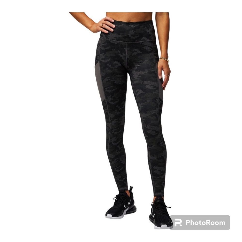 Fabletics Womens Large Dark Camo On-The-Go PowerHold® High-Waisted Capri
